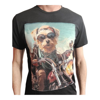 T-shirt cane in moto